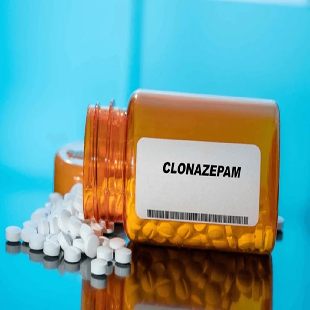 clonazepam-white-medical-pills-tablets
